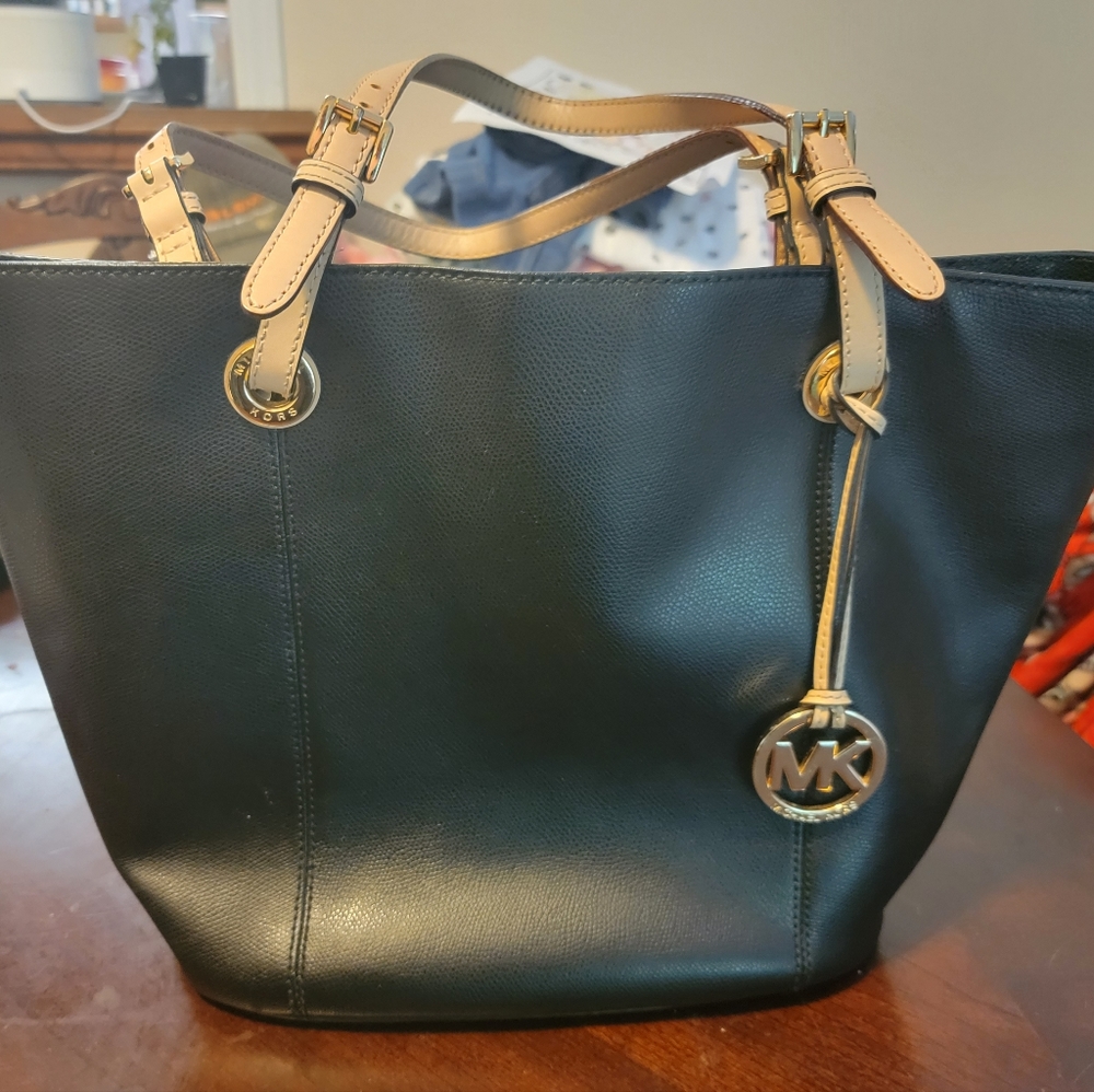 MICHAEL Michael Kors Black Leather Jet Set Tote